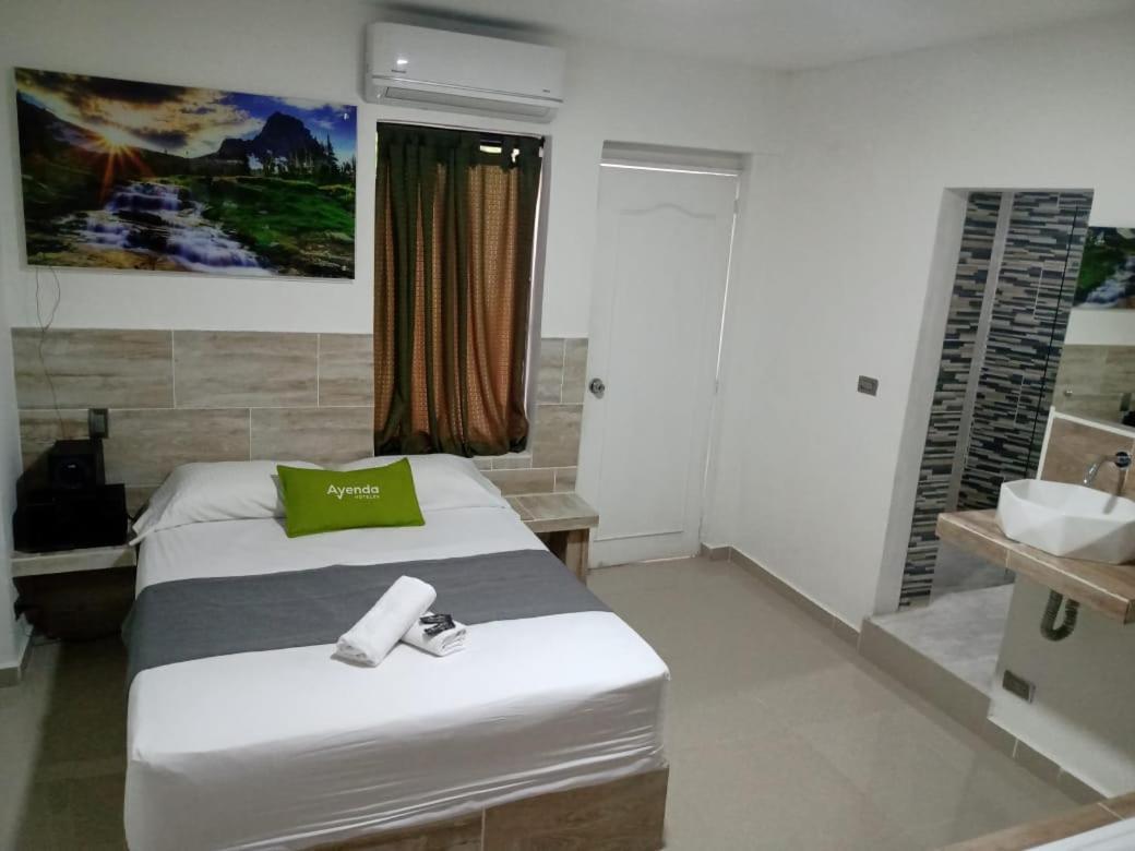 Hotel Brisas Medellín Zewnętrze zdjęcie