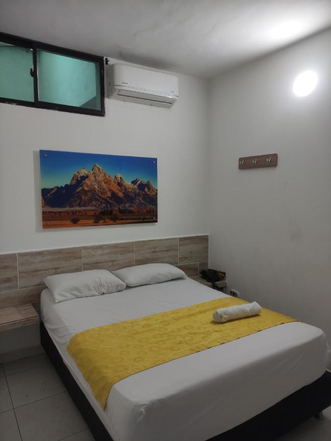 Hotel Brisas Medellín Zewnętrze zdjęcie