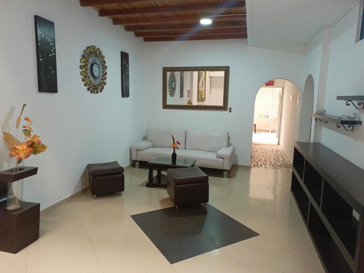 Hotel Brisas Medellín Zewnętrze zdjęcie