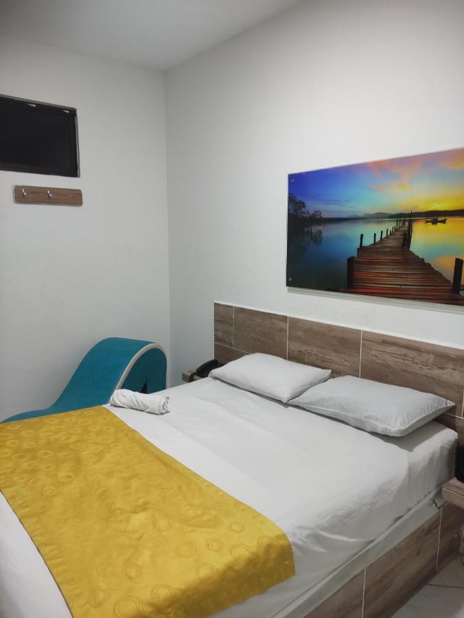 Hotel Brisas Medellín Zewnętrze zdjęcie