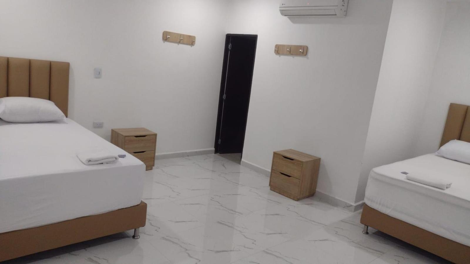 Hotel Brisas Medellín Zewnętrze zdjęcie